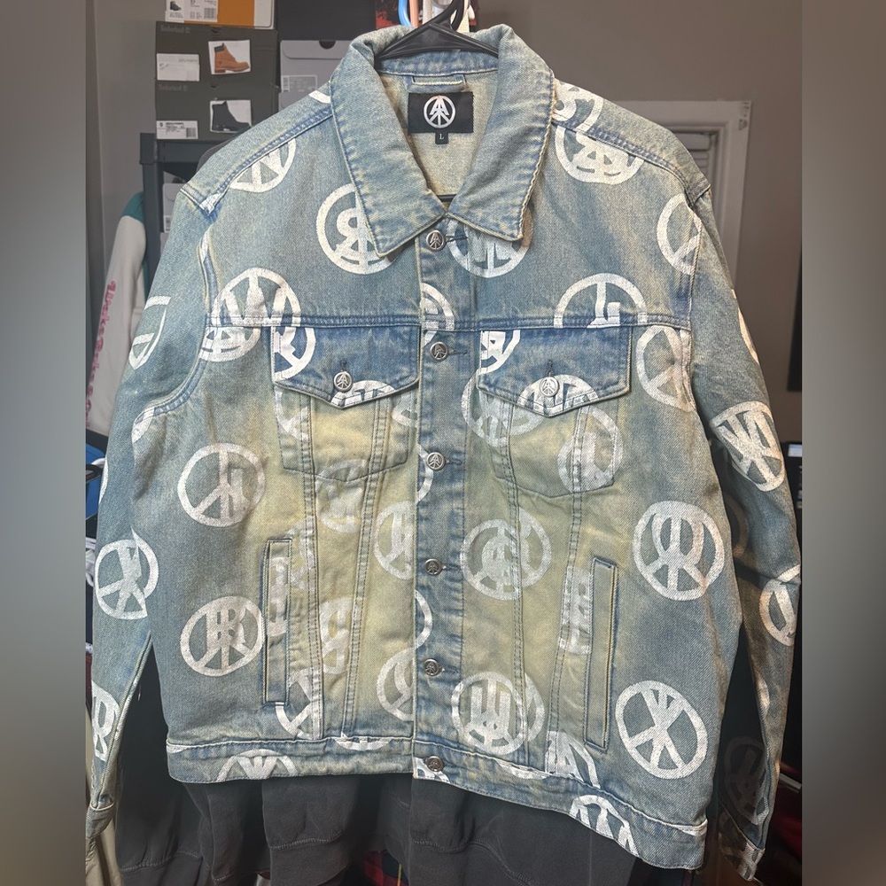 NWOT AMARI DENIM JACKET 🔥